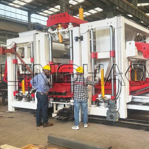 LINGHAO professional engineering team discussing block machine spare parts